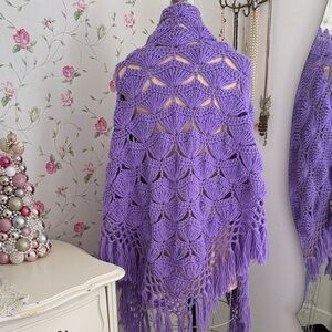 Vintage Handmade Lavender Crochet Fan Pattern Wrap with Fringe